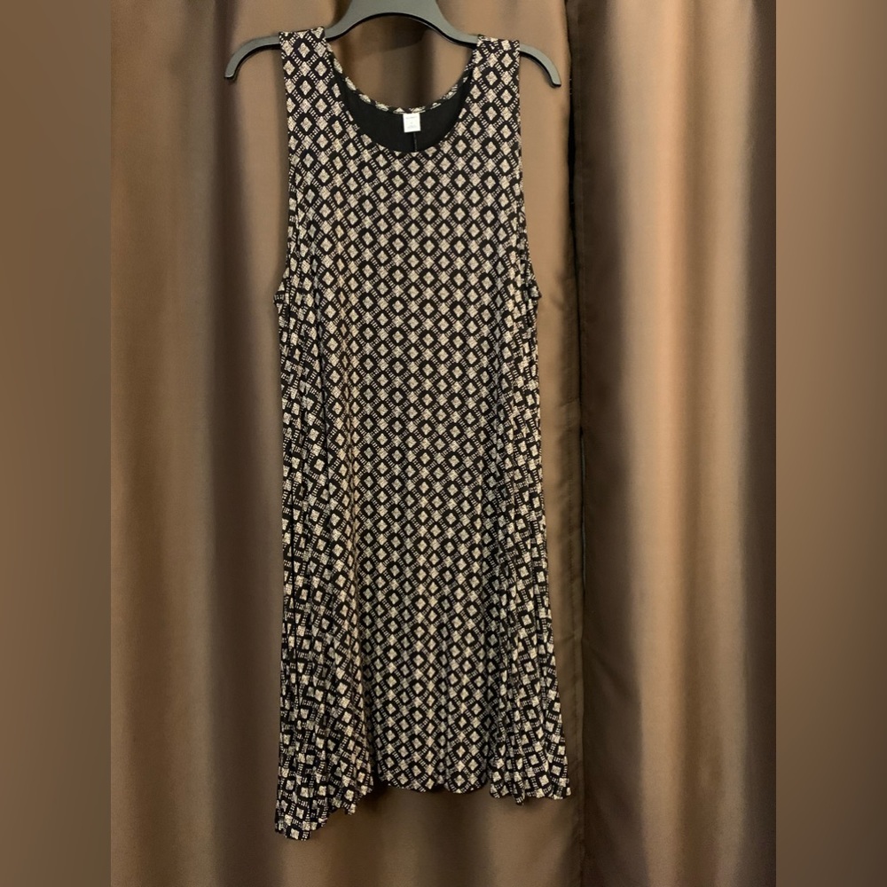Old Navy XL rayon/ spandex tank dress. Black w off white pattern